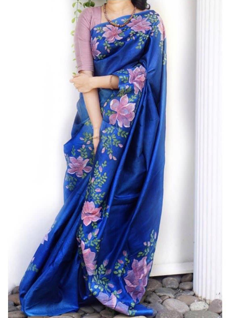 Designer Sarees An Essential Part Of Women's Wardrobe